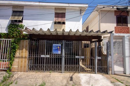 Casa à venda com 150m², 3 quartos e 2 vagas Casa à venda com 150m², 3 quartos e 2 vagasFachada