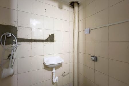 Banheiro Social de kitnet/studio para alugar com 1 quarto, 10m² em Ipiranga, São Paulo