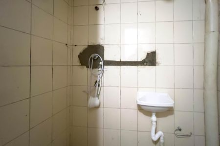 Banheiro Social de kitnet/studio para alugar com 1 quarto, 10m² em Ipiranga, São Paulo