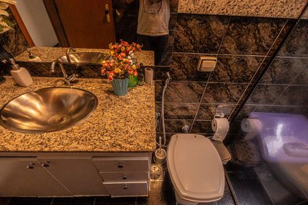 Casa à venda com 210m², 4 quartos e 2 vagasBanheiro