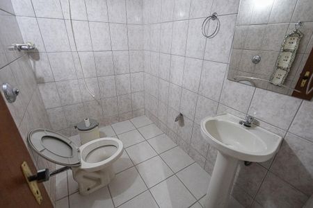 Casa à venda com 210m², 4 quartos e 2 vagasBanheiro 2