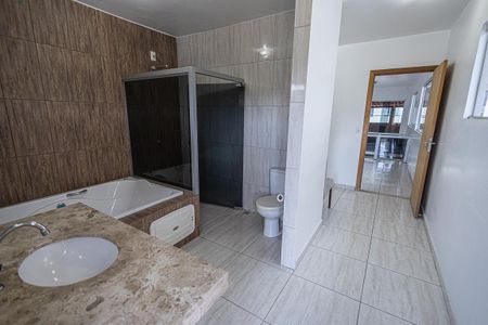 Casa à venda com 210m², 4 quartos e 2 vagascloset / suite e hidro