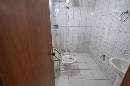 Casa à venda com 210m², 4 quartos e 2 vagasBanheiro 2