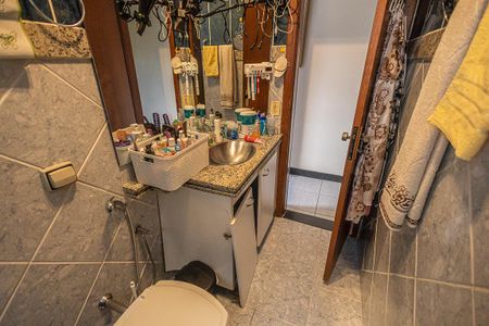 Casa à venda com 210m², 4 quartos e 2 vagas Suite