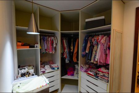 Apartamento à venda com 158m², 3 quartos e 1 vagaCloset da suíte