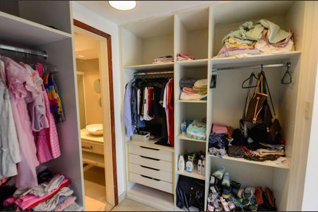 Apartamento à venda com 158m², 3 quartos e 1 vagaCloset da suíte