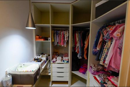 Apartamento à venda com 158m², 3 quartos e 1 vagaCloset da suíte