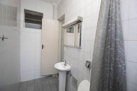 Casa para alugar com 105m², 2 quartos e sem vaga Casa para alugar com 105m², 2 quartos e sem vagaBanheiro