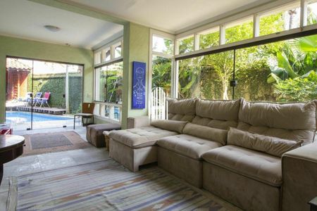 Casa à venda com 400m², 4 quartos e 4 vagas