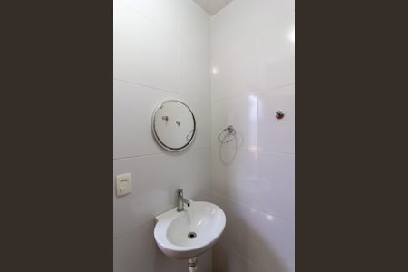 Casa à venda com 160m², 4 quartos e 2 vagas Casa à venda com 160m², 4 quartos e 2 vagasBanheiro de Serviço