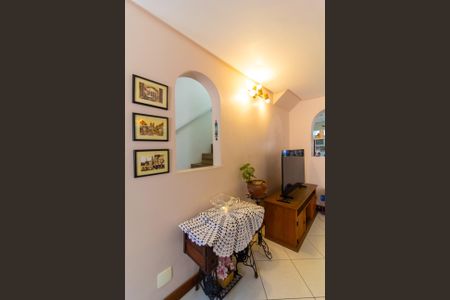 Casa à venda com 160m², 4 quartos e 2 vagas Casa à venda com 160m², 4 quartos e 2 vagasSala de estar