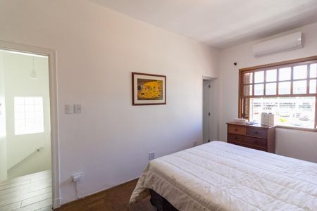 Casa à venda com 160m², 4 quartos e 2 vagas Casa à venda com 160m², 4 quartos e 2 vagasQuarto 3 - Suíte