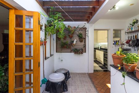 Casa à venda com 160m², 4 quartos e 2 vagas Casa à venda com 160m², 4 quartos e 2 vagasÁrea Gourmet