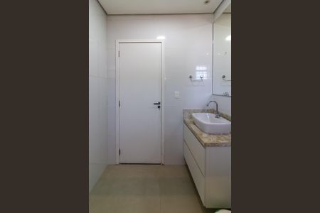 Casa à venda com 160m², 4 quartos e 2 vagas Casa à venda com 160m², 4 quartos e 2 vagasBanheiro Suíte