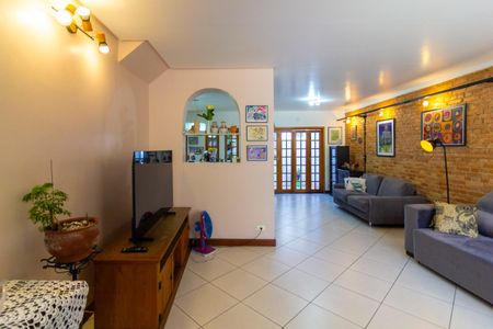 Casa à venda com 160m², 4 quartos e 2 vagas Casa à venda com 160m², 4 quartos e 2 vagasSala de estar