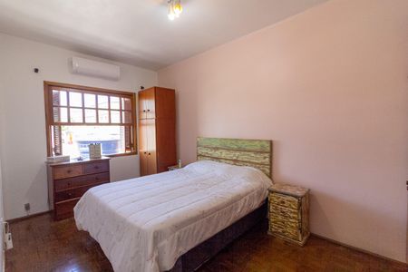 Casa à venda com 160m², 4 quartos e 2 vagas Casa à venda com 160m², 4 quartos e 2 vagasQuarto 3 - Suíte