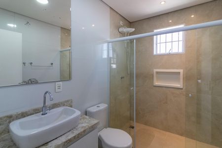 Casa à venda com 160m², 4 quartos e 2 vagas Casa à venda com 160m², 4 quartos e 2 vagasBanheiro Suíte