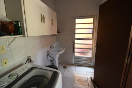 Casa de condomínio para alugar com 476m², 4 quartos e 2 vagasÁrea de Serviço