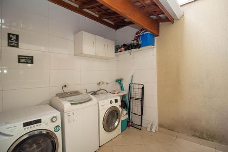 Casa à venda com 150m², 3 quartos e 4 vagasÁrea de Serviço