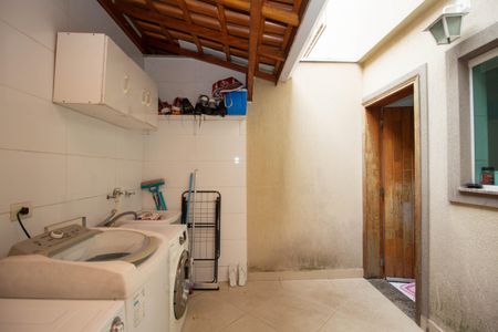 Casa à venda com 150m², 3 quartos e 4 vagasÁrea de Serviço