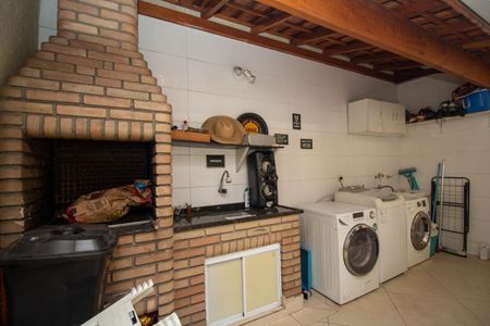 Casa à venda com 150m², 3 quartos e 4 vagasChurrasqueira