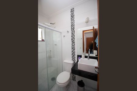 Casa à venda com 150m², 3 quartos e 4 vagasBanheiro da Suíte 2