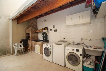 Casa à venda com 150m², 3 quartos e 4 vagasÁrea de Serviço