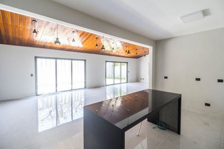 Casa de condomínio à venda com 400m², 4 quartos e 6 vagas Casa de condomínio à venda com 400m², 4 quartos e 6 vagasCozinha