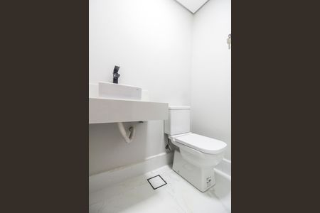 Casa de condomínio à venda com 400m², 4 quartos e 6 vagas Casa de condomínio à venda com 400m², 4 quartos e 6 vagasLavabo