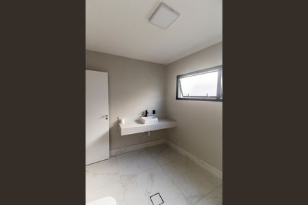 Casa de condomínio à venda com 400m², 4 quartos e 6 vagas Casa de condomínio à venda com 400m², 4 quartos e 6 vagasBanheiro da Suíte