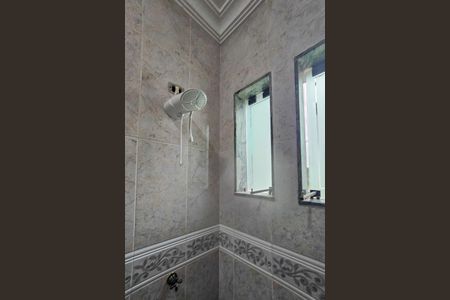 Casa de condomínio para alugar com 480m², 4 quartos e 6 vagasBanheiro