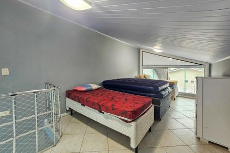 Casa de condomínio para alugar com 480m², 4 quartos e 6 vagasQuarto