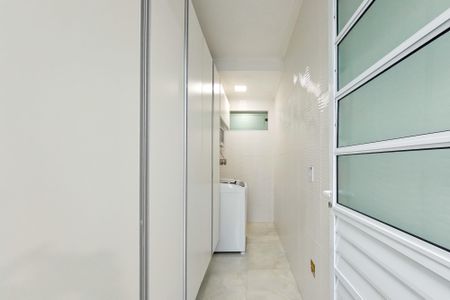 Casa de condomínio para alugar com 480m², 4 quartos e 6 vagasÁrea de Serviço