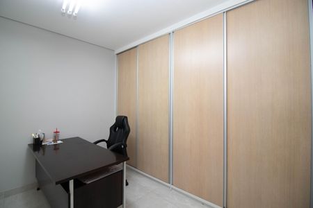 Casa à venda com 539m², 4 quartos e 4 vagas Casa à venda com 539m², 4 quartos e 4 vagasQuarto 1