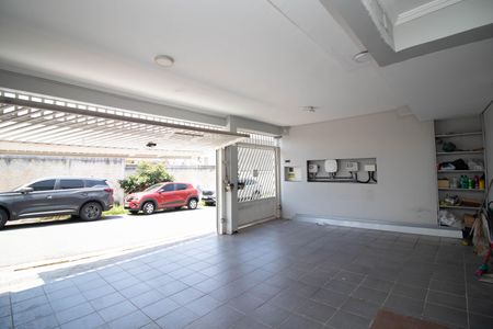 Casa à venda com 539m², 4 quartos e 4 vagas Casa à venda com 539m², 4 quartos e 4 vagasGaragem