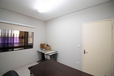 Casa à venda com 539m², 4 quartos e 4 vagas Casa à venda com 539m², 4 quartos e 4 vagasQuarto 1