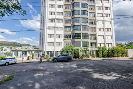 Apartamento à venda com 160m², 4 quartos e 3 vagasFachada