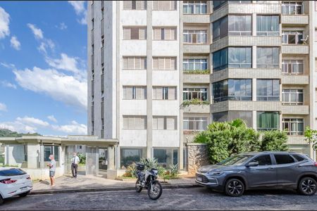 Apartamento à venda com 160m², 4 quartos e 3 vagasFachada