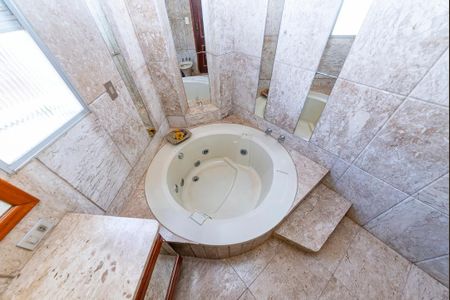 Apartamento à venda com 160m², 4 quartos e 3 vagasBanheiro Social