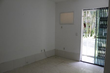 Sala de apartamento para alugar com 2 quartos, 60m² em Jacarepaguá, Rio de Janeiro