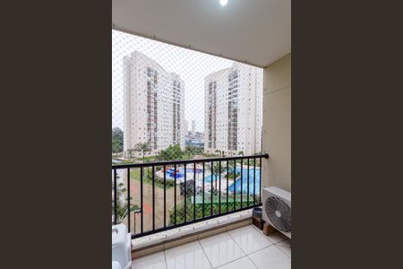 Sacada de apartamento à venda com 3 quartos, 65m² em Umuarama, Osasco