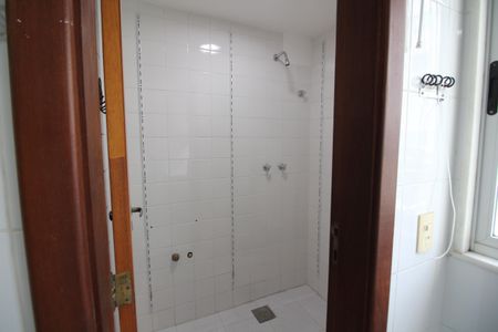 Apartamento à venda com 94m², 3 quartos e 2 vagasBanheiro de Serviço