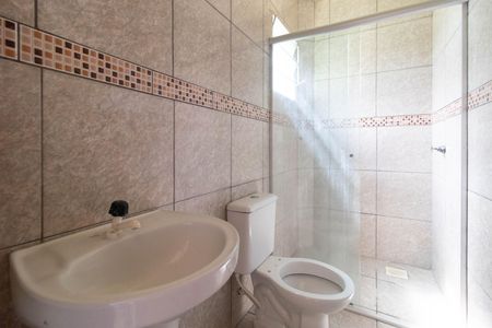 Banheiro de casa de condomínio para alugar com 1 quarto, 37m² em Vila Nova, Porto Alegre