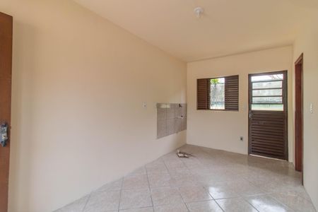 Sala de casa de condomínio para alugar com 1 quarto, 37m² em Vila Nova, Porto Alegre