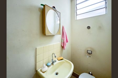Casa à venda com 300m², 3 quartos e 2 vagasLavabo