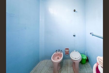 Casa à venda com 300m², 3 quartos e 2 vagasBanheiro - torneira