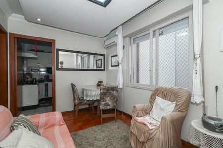 Sala de apartamento à venda com 3 quartos, 65m² em Petrópolis, Porto Alegre