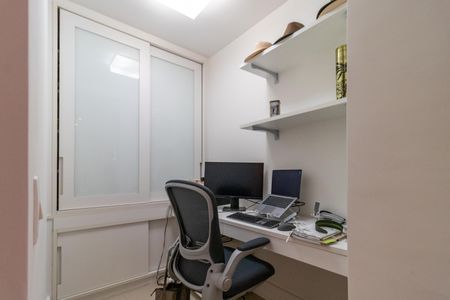 Apartamento à venda com 134m², 3 quartos e 2 vagasEscritório