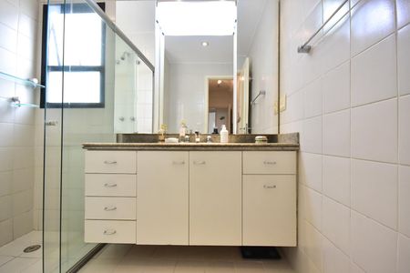 Apartamento à venda com 127m², 3 quartos e 2 vagasBanheiro da Suíte