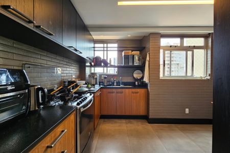 Apartamento à venda com 106m², 2 quartos e 2 vagasCozinha e Área de Serviço